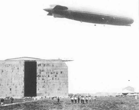 ドイツの大型飛行船ツェッぺリン伯号,飛行船の乗客員に土浦ならではの食材を使ったカレーを振る舞って歓迎した