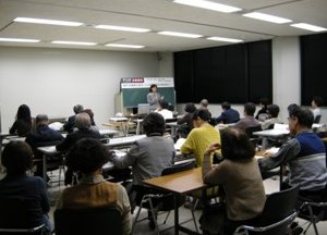 茨城県近代美術館や茨城県天心記念五浦美術館の学芸員が、様々な視点やアプローチにもとづく講座を行います。