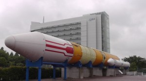 ロケットと建物