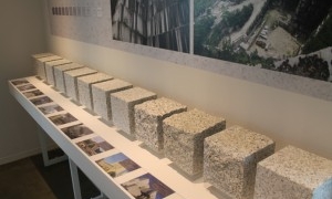 日本の代表的な建築物に使われているのは笠間市の稲田石（石の百年館）