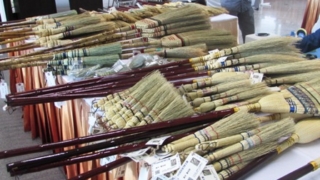 原料栽培、製作まで一貫した手作りつくば市郷土工芸品「大穂のほうき」