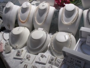 地元霞ヶ浦で養殖した淡水パールを使った真珠のネックレス