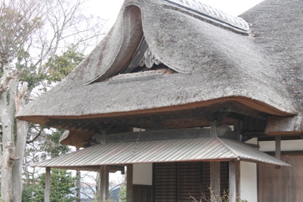 麻生藩家老屋敷記念館の茅葺き屋根です。