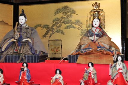 桜川市真壁潮田家のひな人形は江戸時代に作られました。